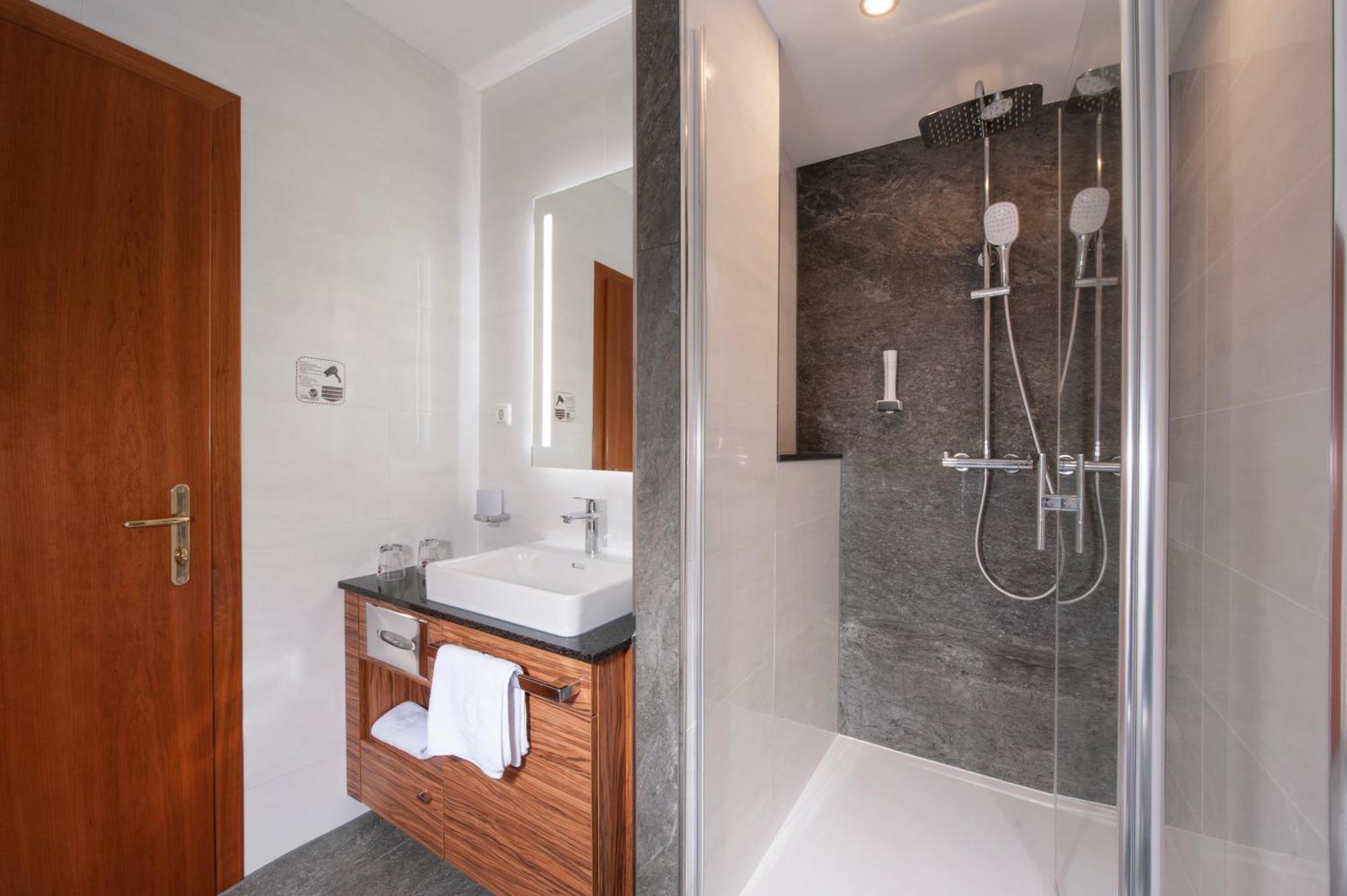 Hotel Weinberg Gmbh Preising Εξωτερικό φωτογραφία